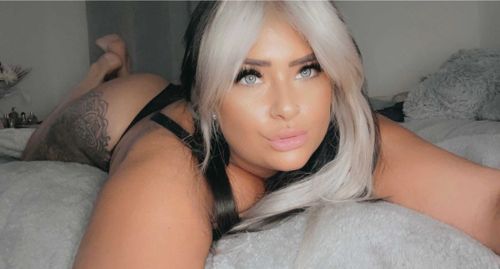 @curvyandiloveit nude curvyandiloveit nude