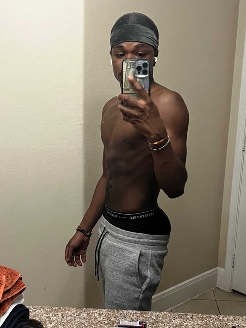 @darealwholelottagaysh