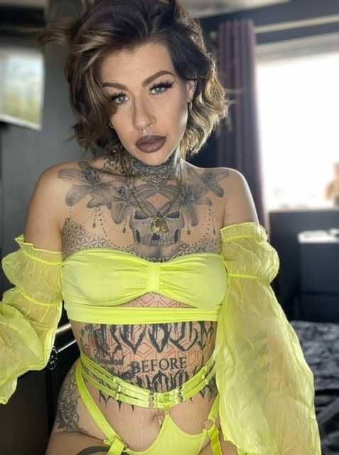 @dee_louisexxx