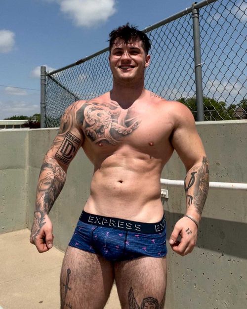 deek_aesthetic nude