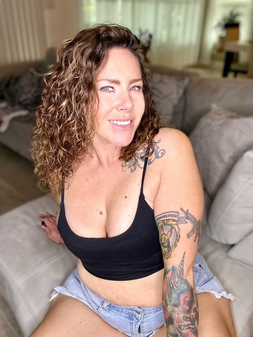 @delovelycurves
