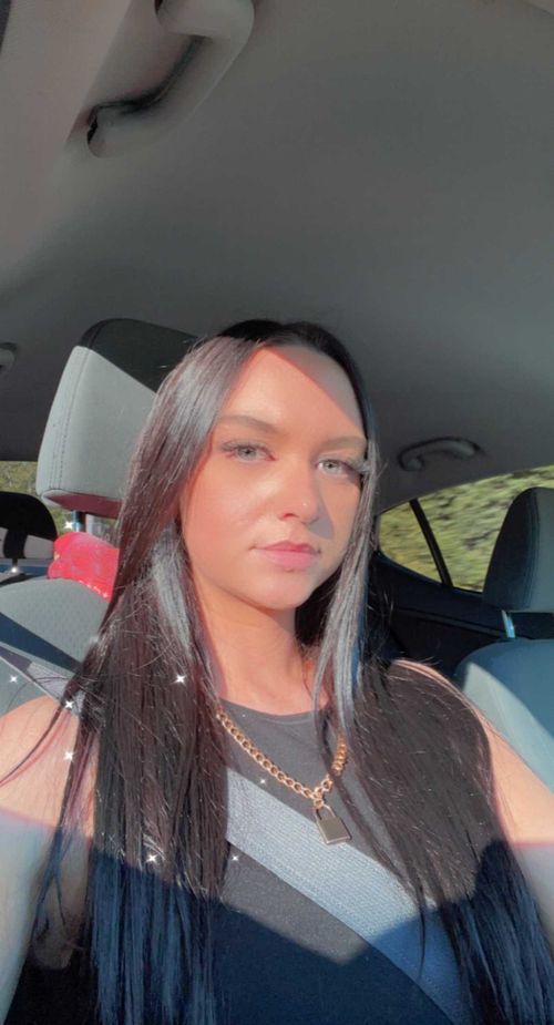 @deslynnxoxo