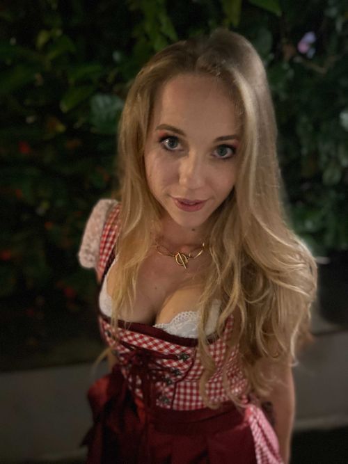 @dinademonaofficial