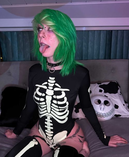 @elffuckingherself