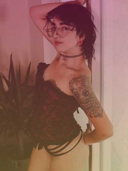 @emosuicidegirl