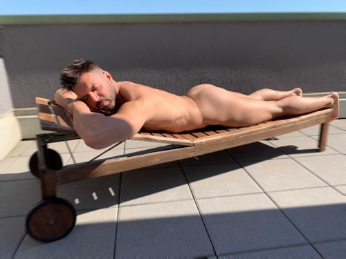 @expose nude expose nude