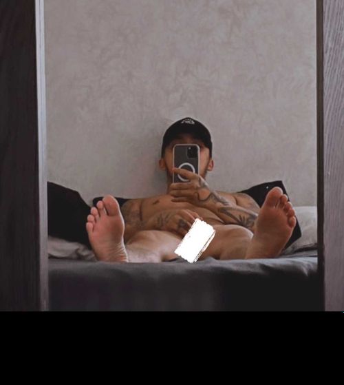 @tattooedversboi nude tattooedversboi nude