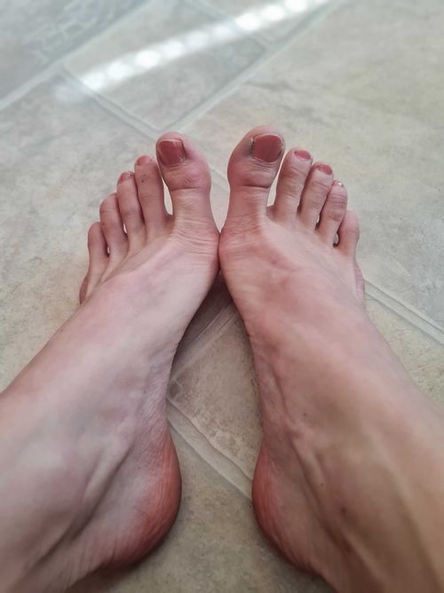 @nikisweetfeet