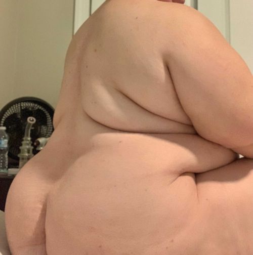 @fat.toni.babe
