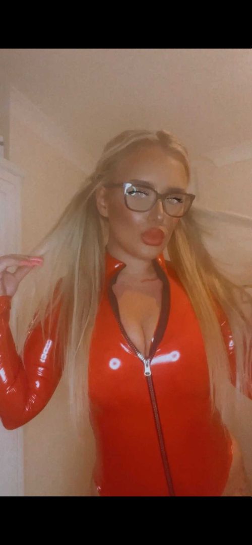 @filthyblondee