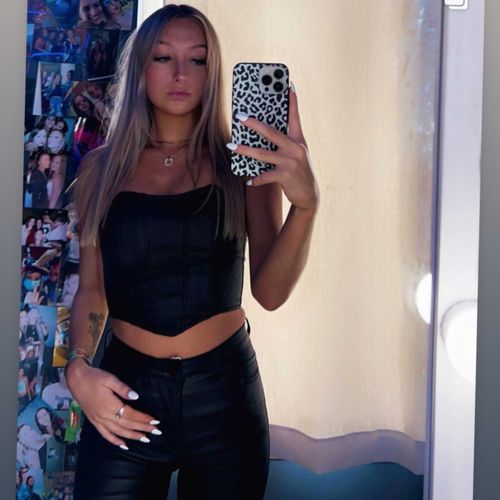 @freakykiki23