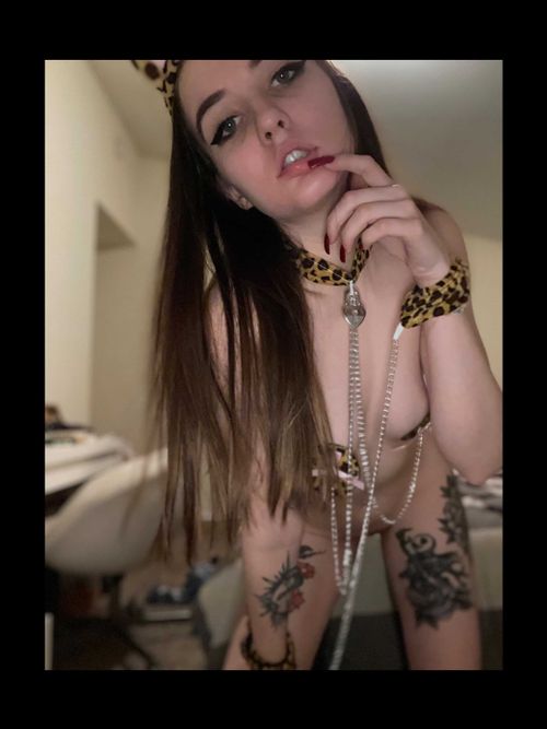 @freakypetite