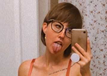 @freehelena