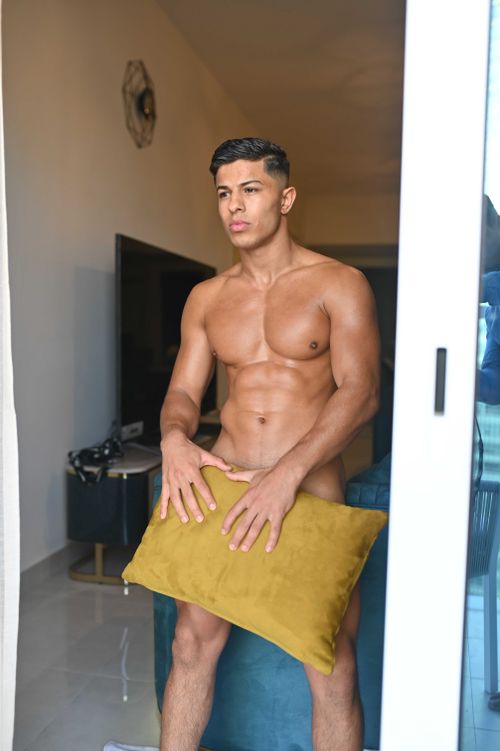 @freehunkmo