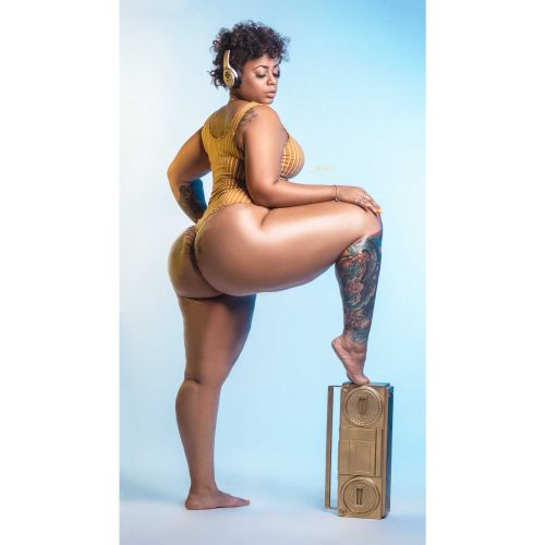 goldiemrsperf nude