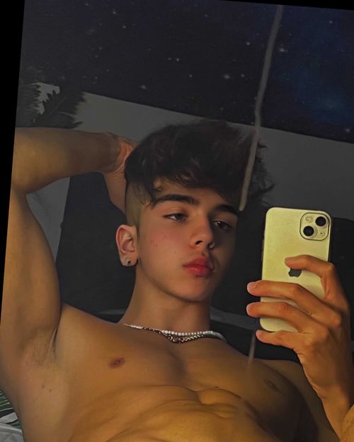 @hectortwink