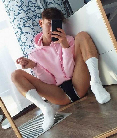 @hellofa_gay