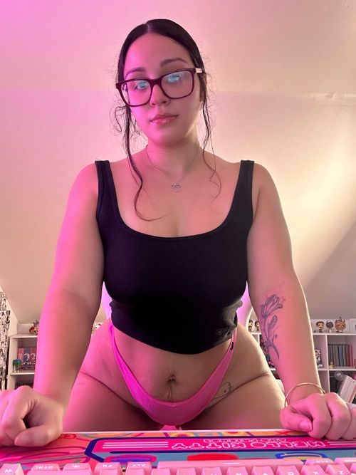 @hotpinkcheeto