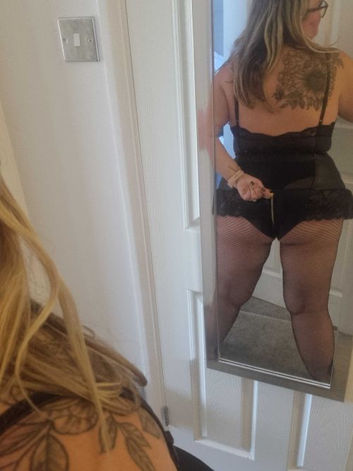 @hotwife_curvycouple nude hotwife_curvycouple nude
