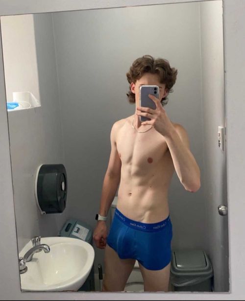 @hung_aussie_twink