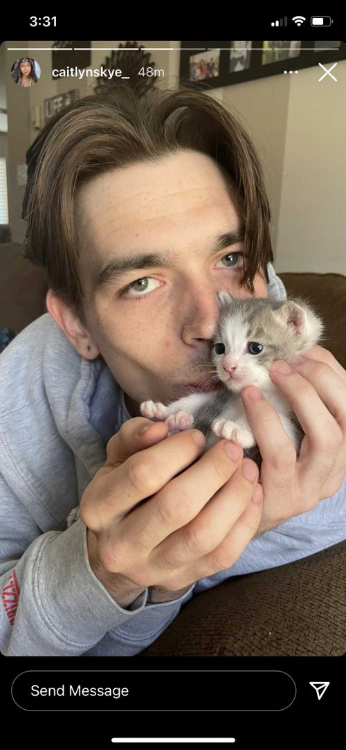 @ilooklikedrakebell
