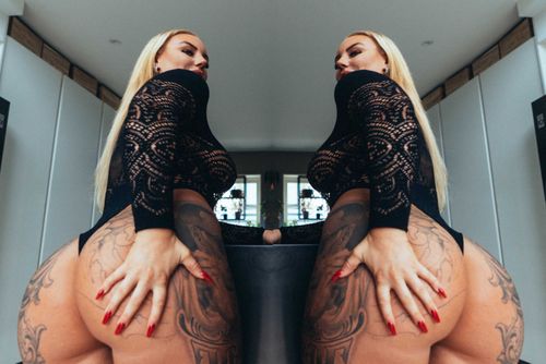 @ionlyeatvag nude ionlyeatvag nude