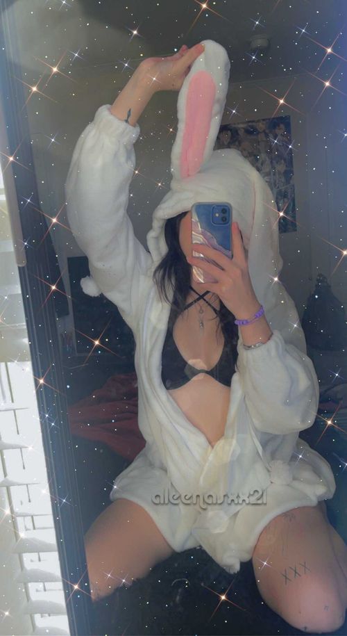 @itsaleena