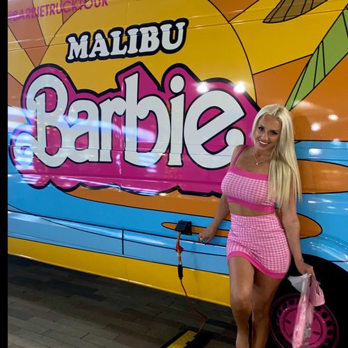 @itshollyday nude itshollyday nude