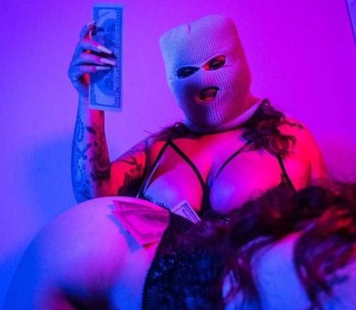 @jackiicashh