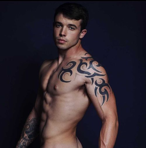 @jeremybarkerxxx