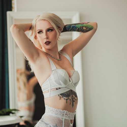 @jezebelrosexx