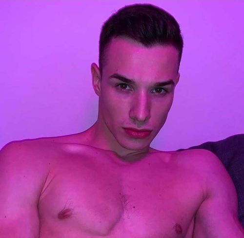 @johnieofficial