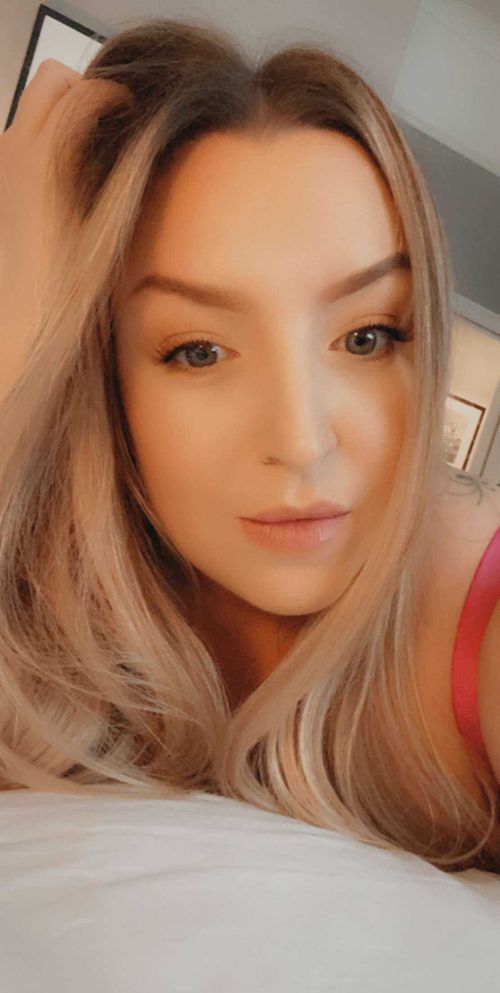 @justhattie
