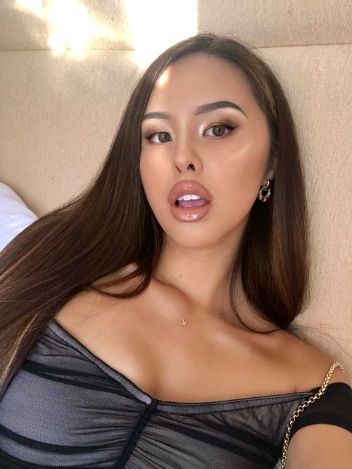 @kneelforkiki nude kneelforkiki nude