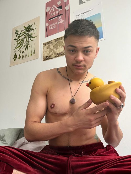 @knickerz_off