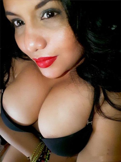 @labrujaquevuela nude labrujaquevuela nude