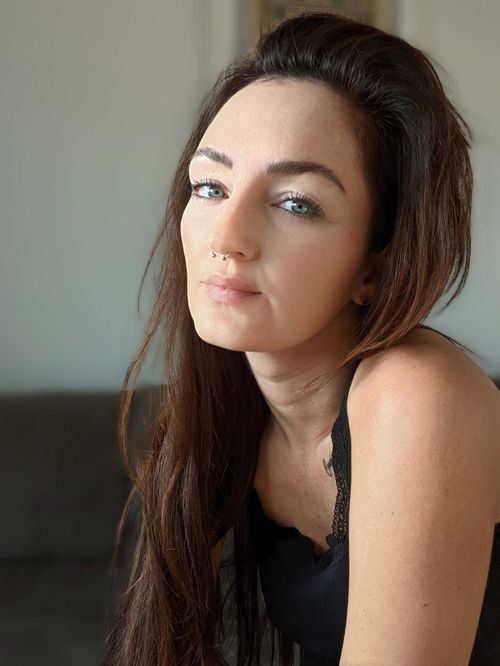 @lara_lauren_free