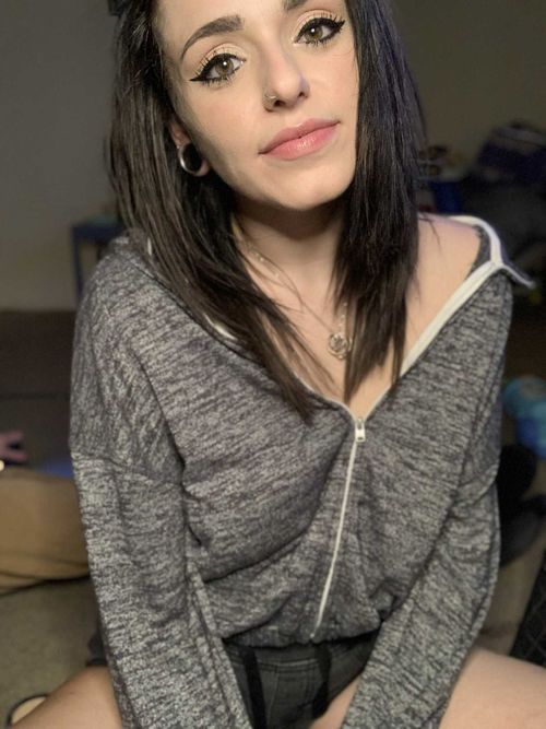 @laylaannee