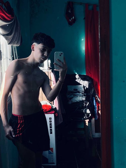 leoogodoyyy nude