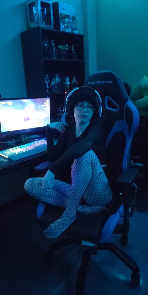 @lilmoonfox