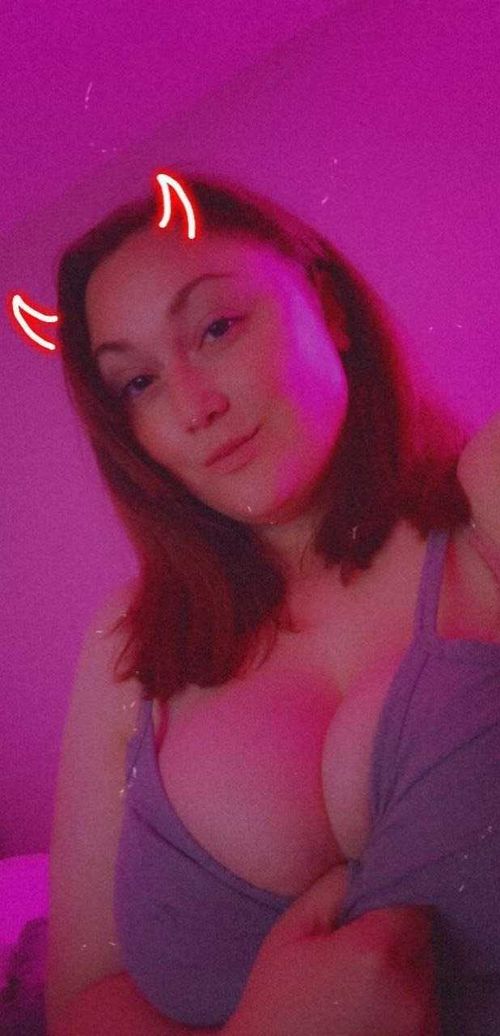 @lindsaylauriar