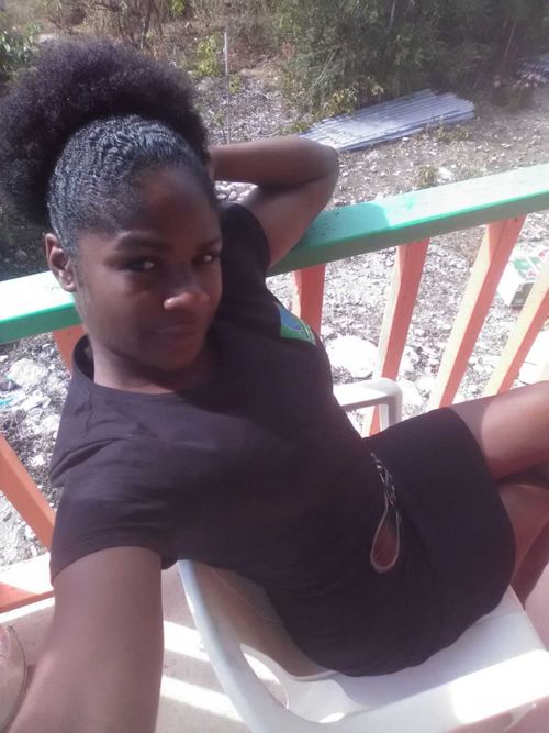 @lips_on_hips
