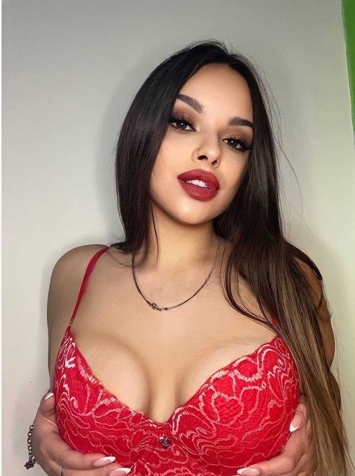 @lolaavalentino