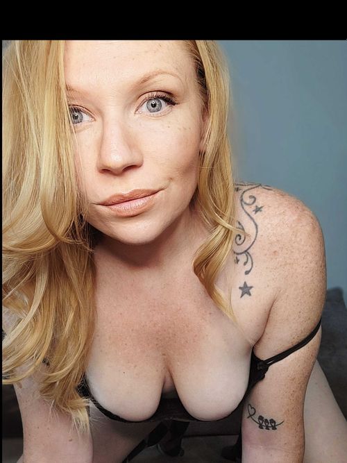 @lonelyfanslucygirl