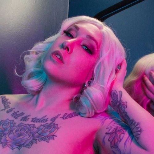 @lovelizziedaniels