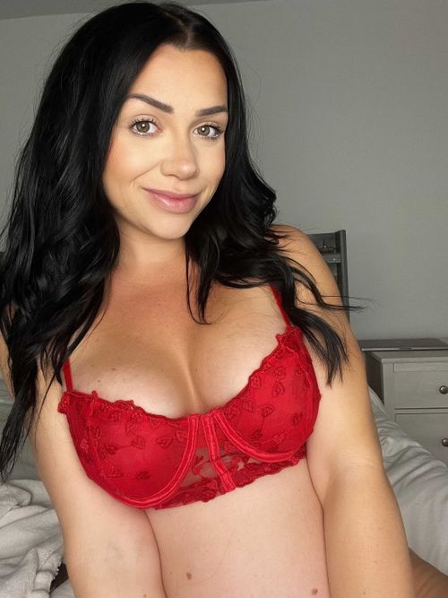 @lovelyameliajane