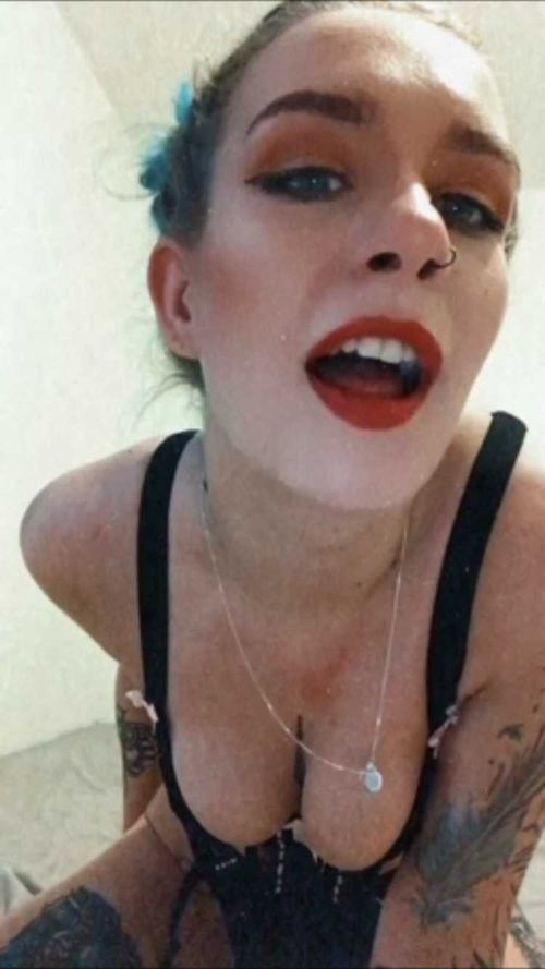 @lovelylaura12