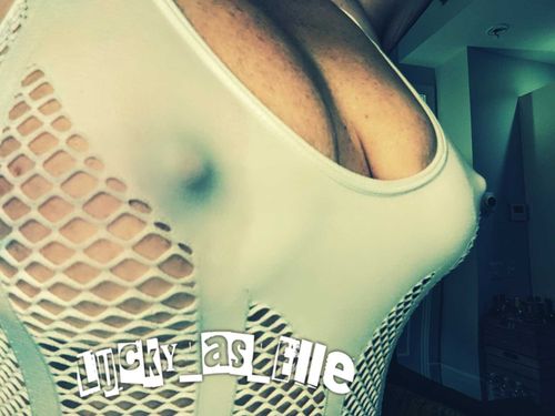 @lucky_as_elle nude lucky_as_elle nude