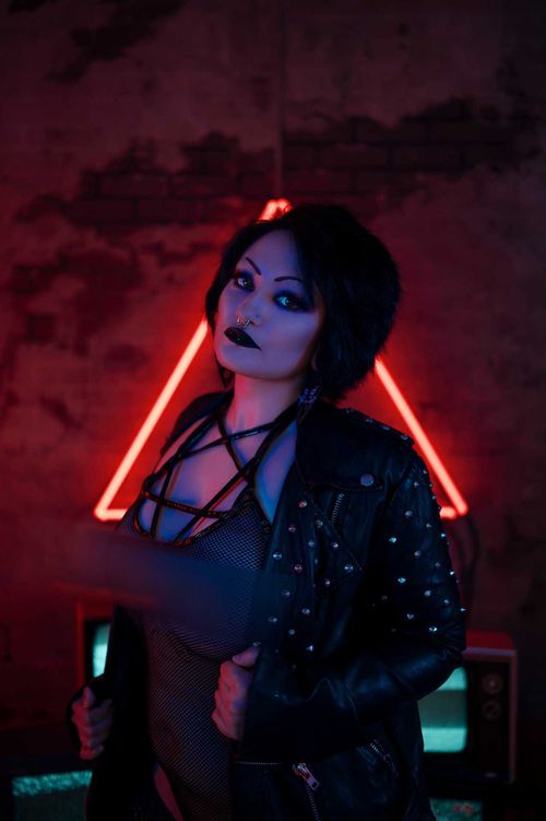 @lucylynx