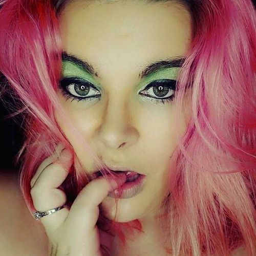 @lusciousluna25